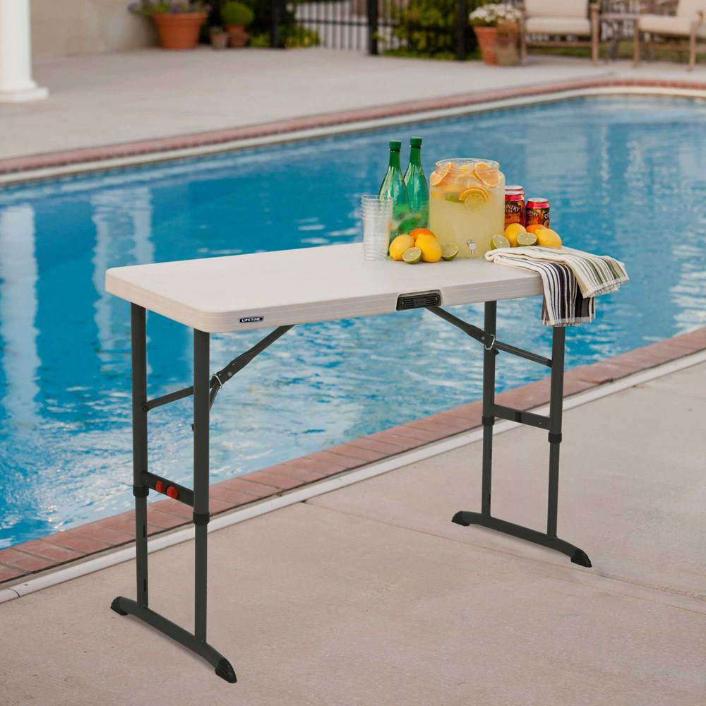 Table pliante rectangulaire ajustable (beige) 122cm / 4 personnes