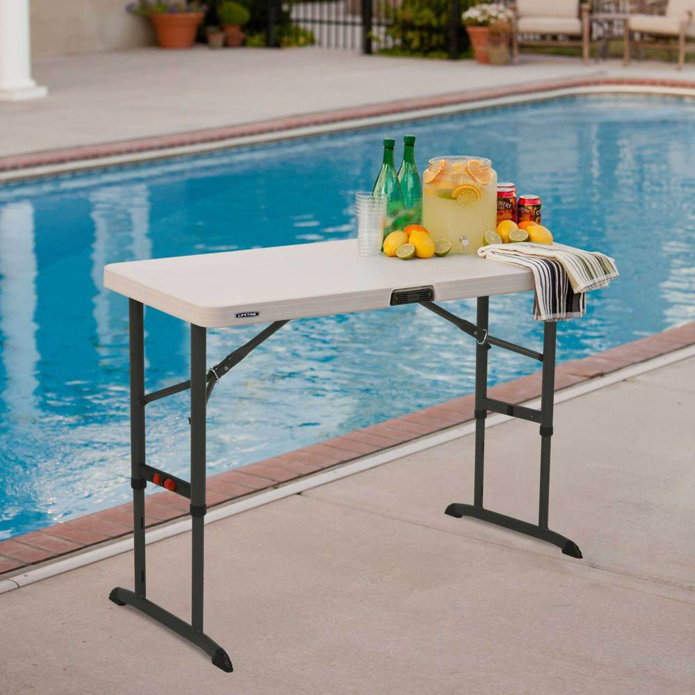 Table pliante rectangulaire ajustable (beige) 122cm / 4 personnes