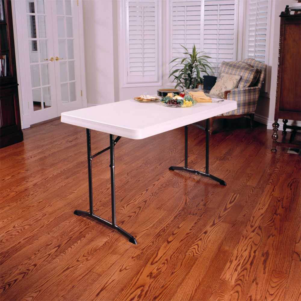 Table pliante rectangulaire 122cm / 4 personnes